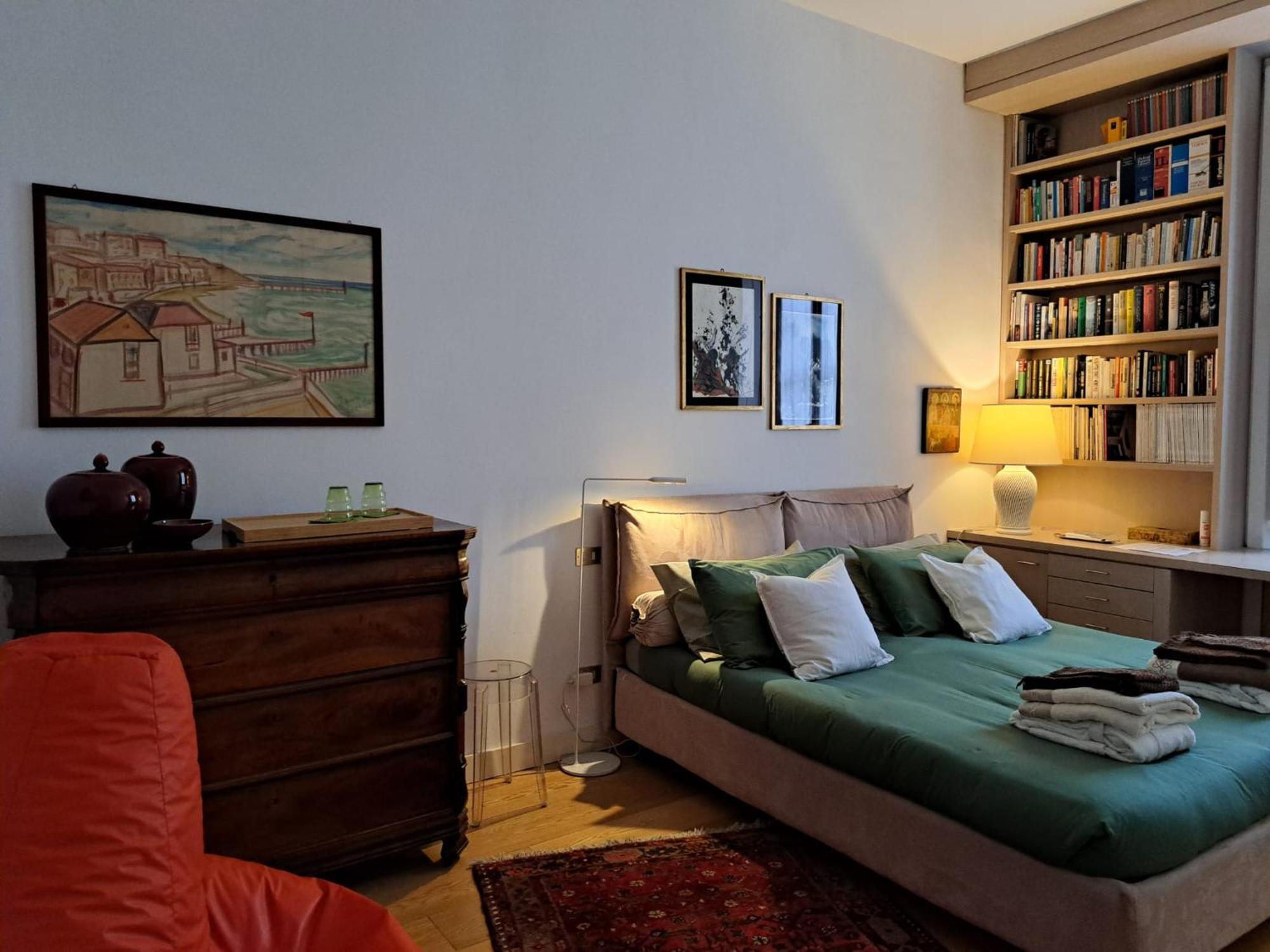 Casa Mari - Free Secure Parking, Breakfast, Private Bathroom, Wifi, Garden, Aircon, 3 Min Walk To Metro And Train Station Milaan Buitenkant foto
