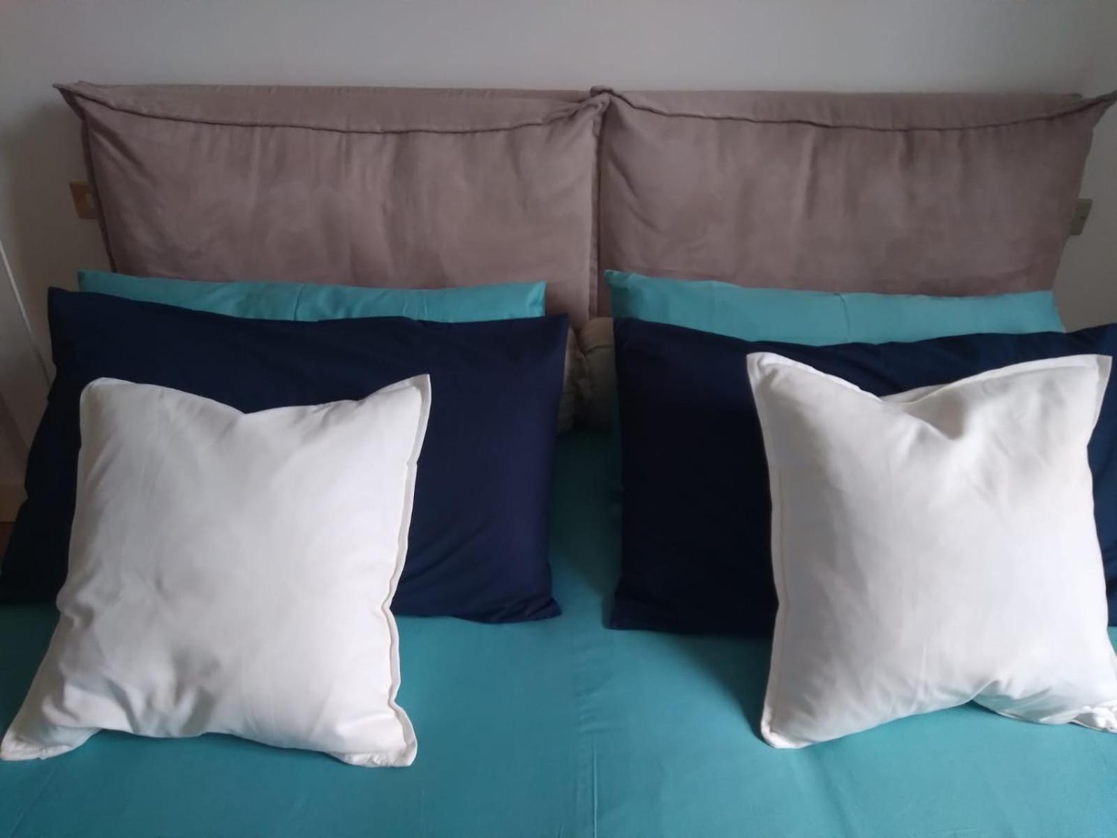 Casa Mari - Free Secure Parking, Breakfast, Private Bathroom, Wifi, Garden, Aircon, 3 Min Walk To Metro And Train Station Milaan Buitenkant foto