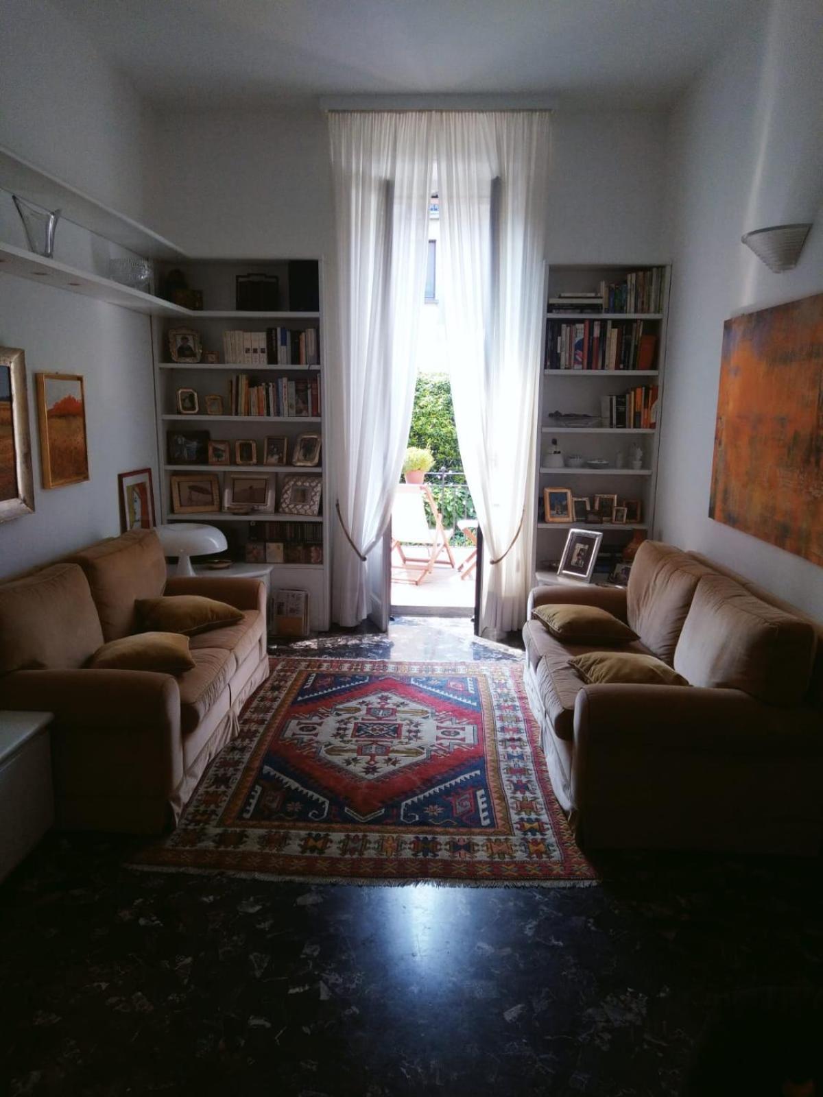 Casa Mari - Free Secure Parking, Breakfast, Private Bathroom, Wifi, Garden, Aircon, 3 Min Walk To Metro And Train Station Milaan Buitenkant foto