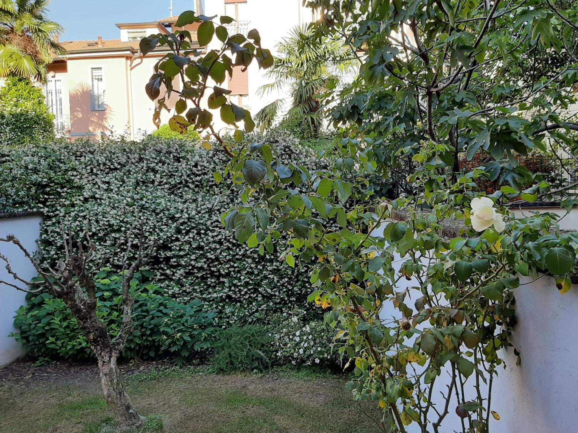 Casa Mari - Free Secure Parking, Breakfast, Private Bathroom, Wifi, Garden, Aircon, 3 Min Walk To Metro And Train Station Milaan Buitenkant foto